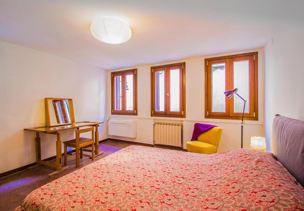 Apartment La Casa Ai Frari - Su Tre Livelli - Centro *