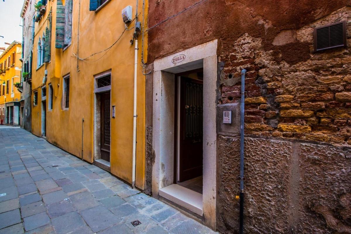 La Casa Ai Frari - Su Tre Livelli - Centro *
