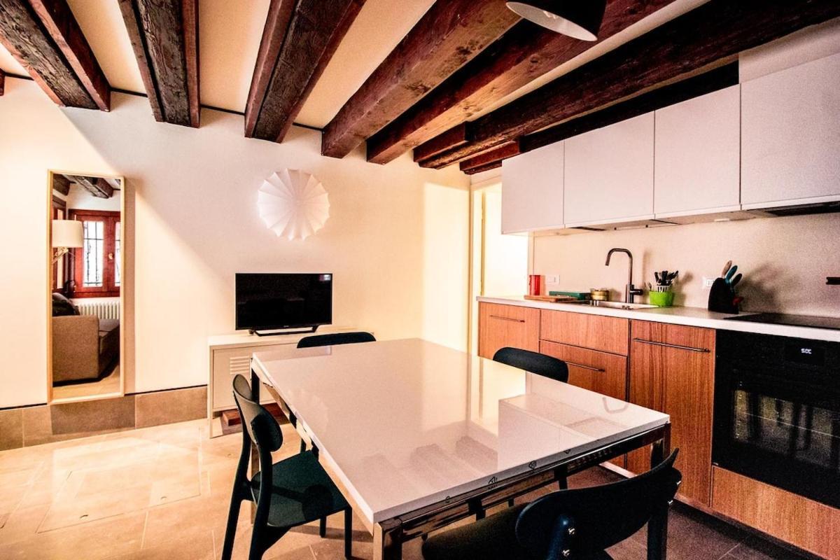 La Casa Ai Frari - Su Tre Livelli - Centro Apartment Venice